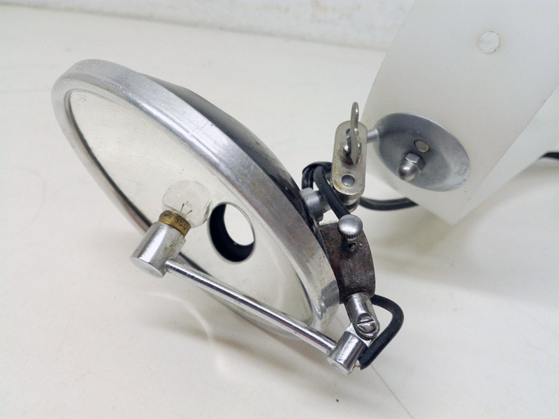 accesorio luz frente medico tension reg metal plastico func 220v 1u